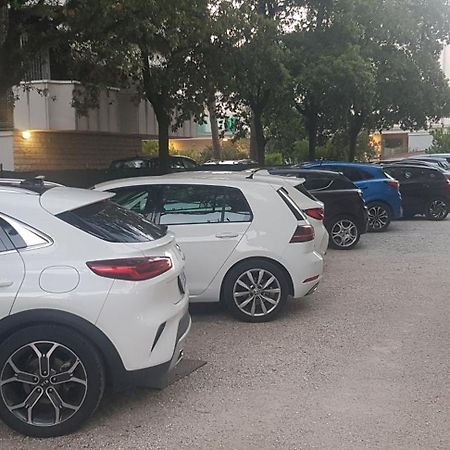 Hotel Monaco - Parcheggio Incluso Min 2 Gg ミラノ・マリッティマ エクステリア 写真