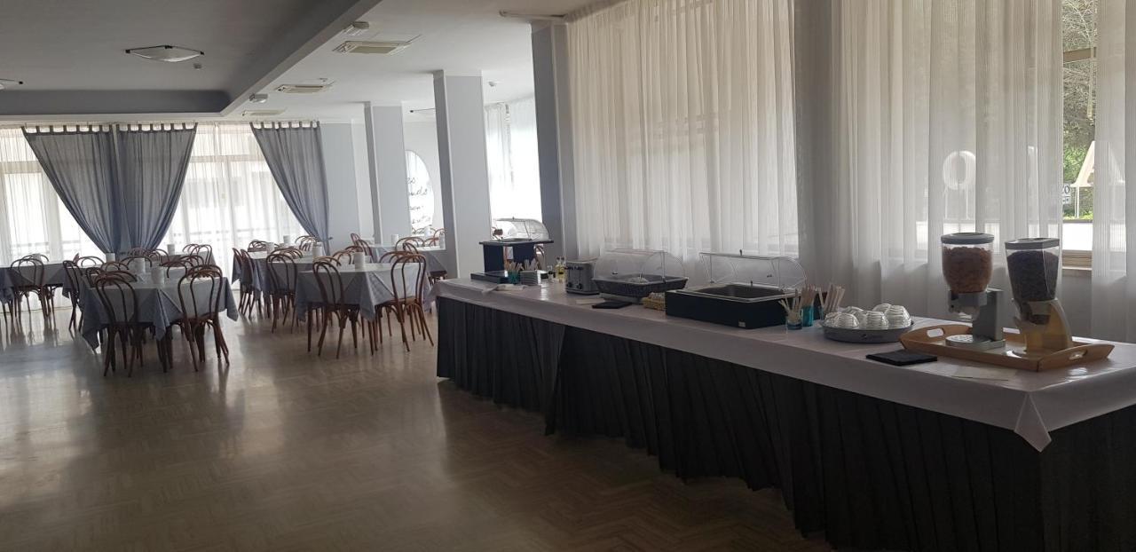 Hotel Monaco - Parcheggio Incluso Min 2 Gg ミラノ・マリッティマ エクステリア 写真