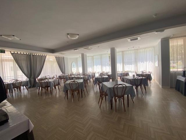 Hotel Monaco - Parcheggio Incluso Min 2 Gg ミラノ・マリッティマ エクステリア 写真
