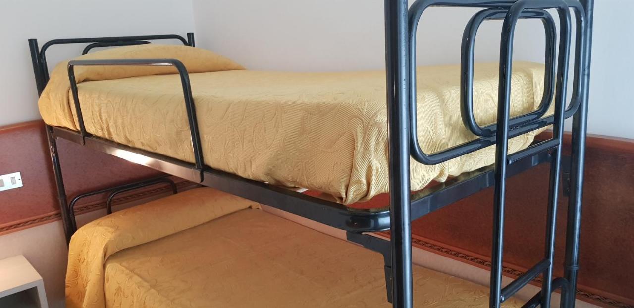 Hotel Monaco - Parcheggio Incluso Min 2 Gg ミラノ・マリッティマ エクステリア 写真