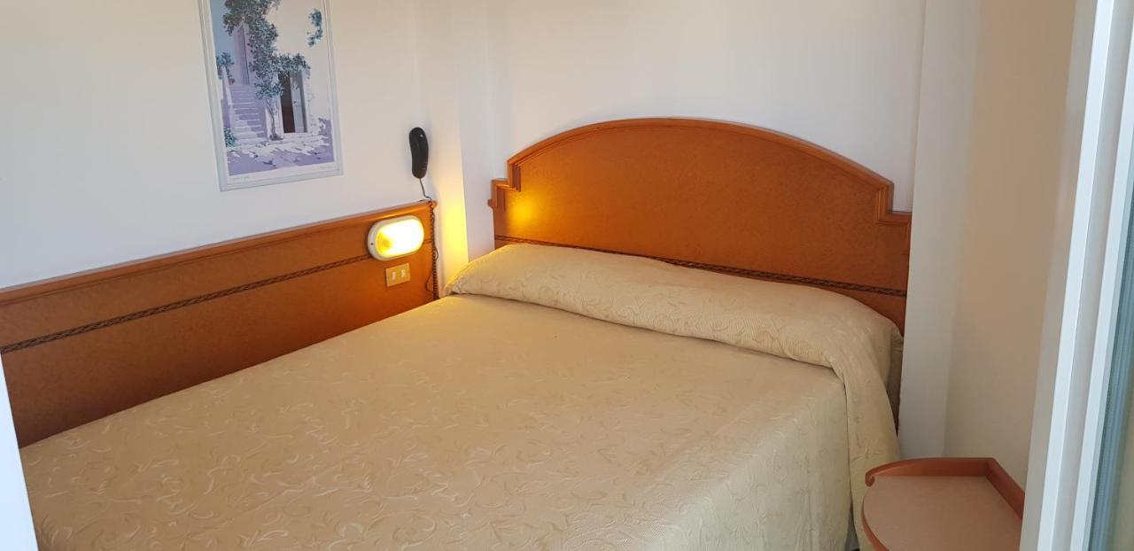 Hotel Monaco - Parcheggio Incluso Min 2 Gg ミラノ・マリッティマ エクステリア 写真