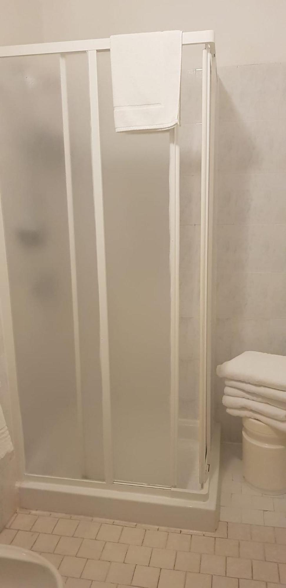 Hotel Monaco - Parcheggio Incluso Min 2 Gg ミラノ・マリッティマ 部屋 写真