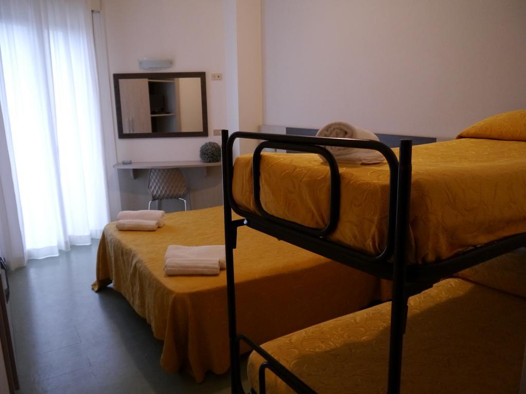 Hotel Monaco - Parcheggio Incluso Min 2 Gg ミラノ・マリッティマ エクステリア 写真
