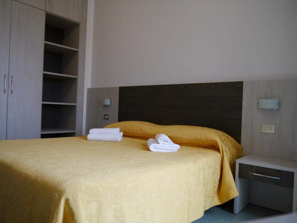 Hotel Monaco - Parcheggio Incluso Min 2 Gg ミラノ・マリッティマ エクステリア 写真