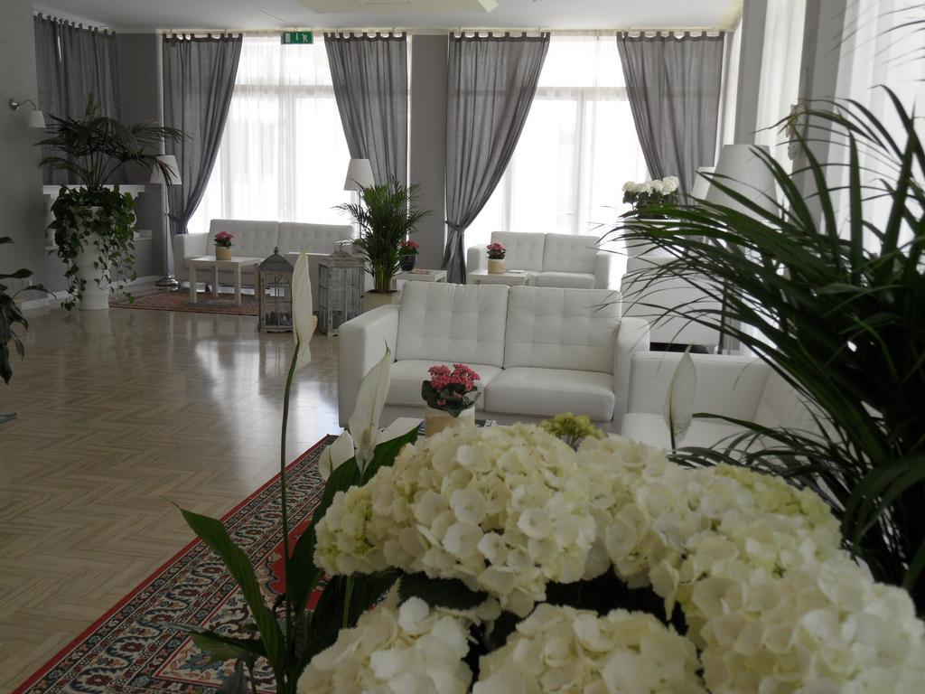Hotel Monaco - Parcheggio Incluso Min 2 Gg ミラノ・マリッティマ エクステリア 写真