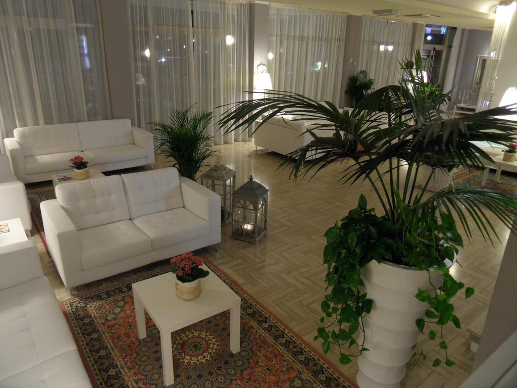 Hotel Monaco - Parcheggio Incluso Min 2 Gg ミラノ・マリッティマ エクステリア 写真