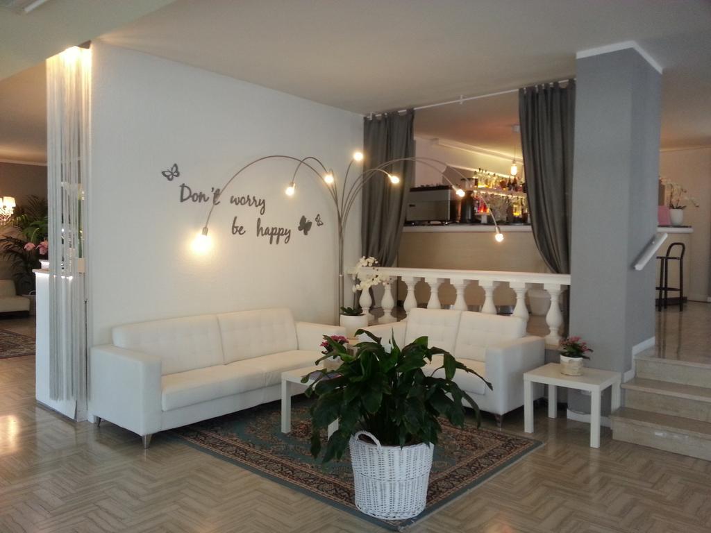 Hotel Monaco - Parcheggio Incluso Min 2 Gg ミラノ・マリッティマ エクステリア 写真