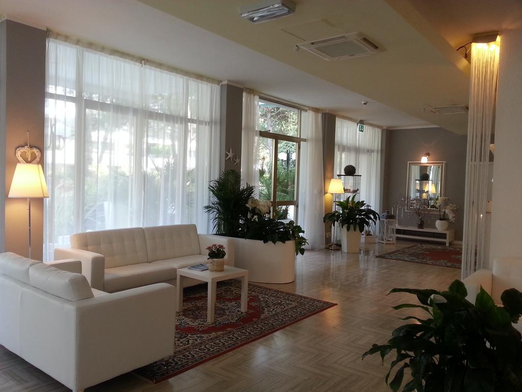 Hotel Monaco - Parcheggio Incluso Min 2 Gg ミラノ・マリッティマ エクステリア 写真